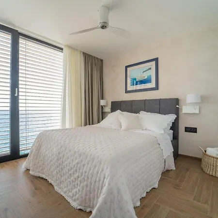 Villa Beach House More