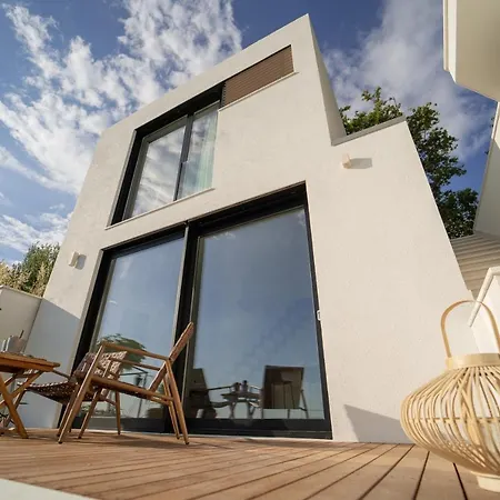 Beach House More *
